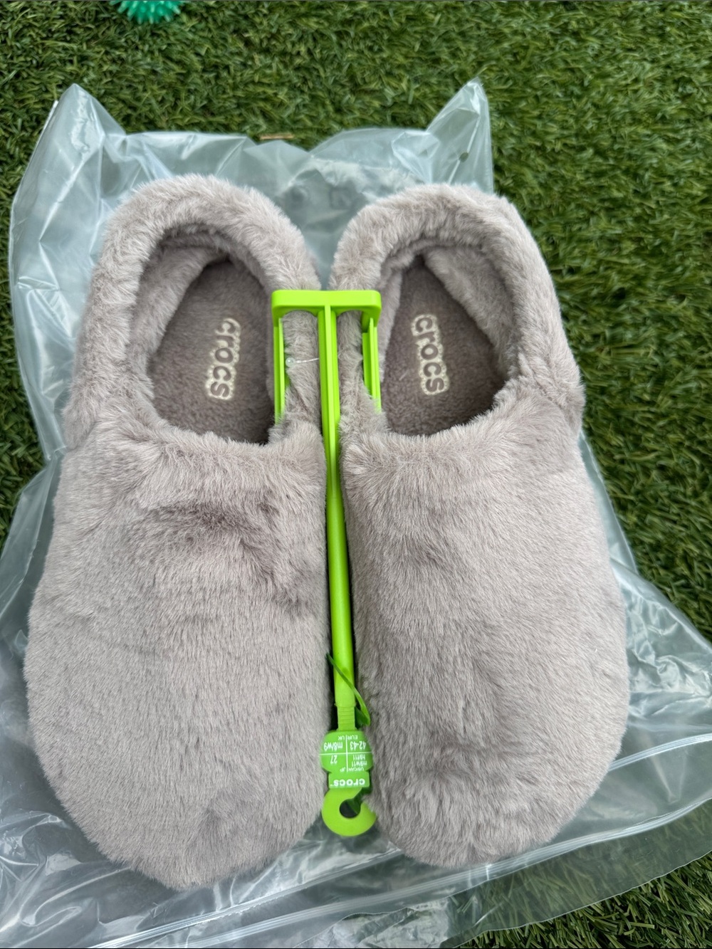 CROCS Plush Fuzzy Teddy Clog - Light Gray m9/w11